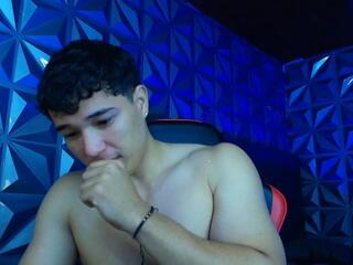 Tyler Block webcam model stream image