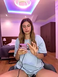 emma05 webcam model stream image