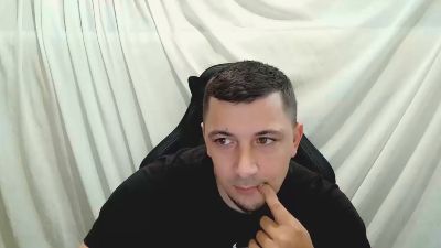 NiksLaRedhott webcam model stream image