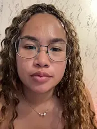 Ponthip webcam model stream image