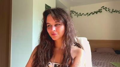 CyrstalShen webcam model stream image