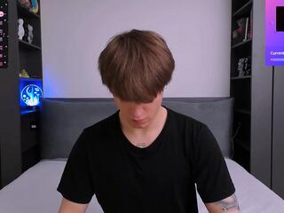 Curtis Crew webcam model stream image