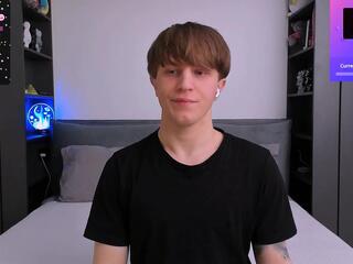 Curtis Crew webcam model stream image