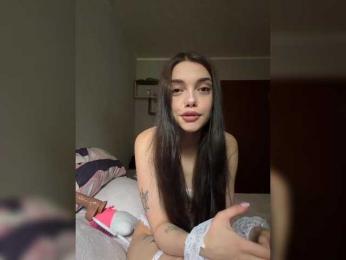 MimiLuv webcam model stream image