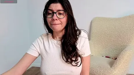 Jullyenn3 webcam stripchat model stream image