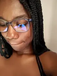 Roxxana-queen webcam model stream image