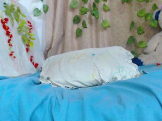 Alizon Cherry webcam model stream image