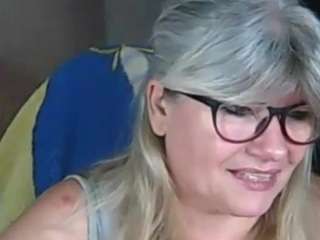 dianacrystal webcam model stream image