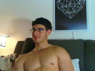 Thom Roger webcam flirt4free model stream image