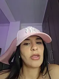 heyshaa webcam model stream image