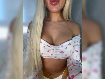 blondyy webcam model stream image