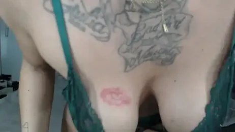 IntiMia webcam model stream image