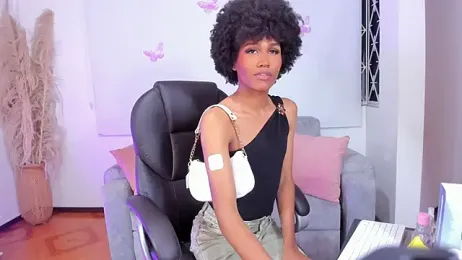 NaomiSaenz_ webcam model stream image