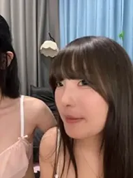 qiqi_x webcam stripchat model stream image