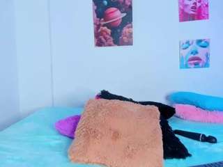 mia-purplee webcam model stream image