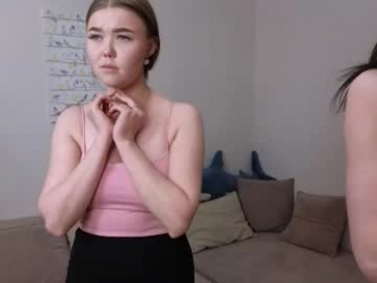 berry_bloom webcam model stream image