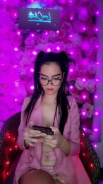 Lovecha_ webcam model stream image