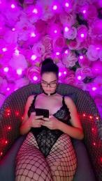 Lovecha_ webcam model stream image