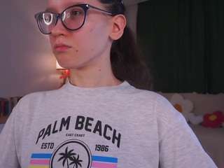 lynettebails webcam model stream image