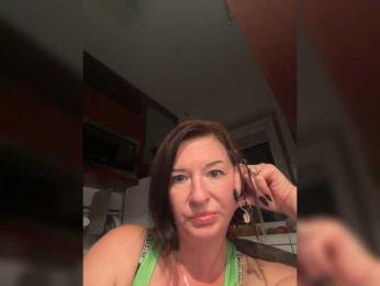 Lola-211 webcam model stream image