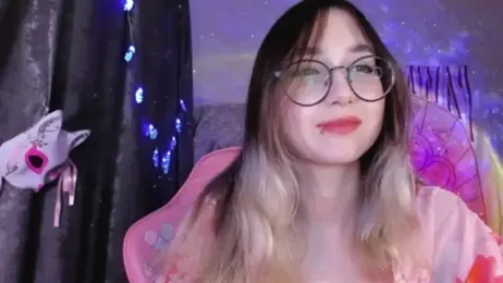 Holy420lolii webcam stripchat model stream image