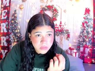 layla-golden webcam model stream image