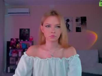 dindin_ webcam model stream image