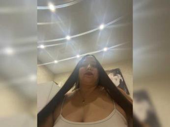 Alisaay webcam model stream image