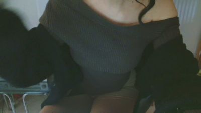 __nina webcam model stream image