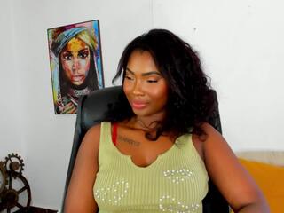 Isa Bell webcam model stream image