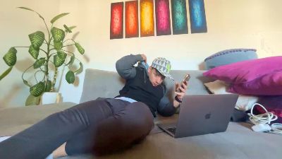 E1drian32_ webcam model stream image