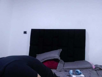 Charlotte-Lia webcam model stream image