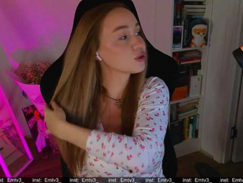 Emili1- webcam model stream image