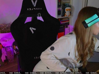 Emili1- webcam model stream image