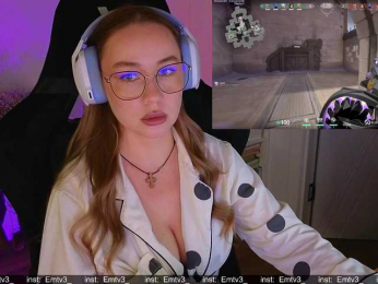 Emili1- webcam model stream image