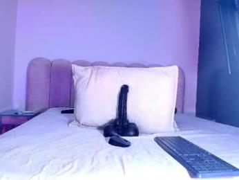 sofi_decker webcam model stream image