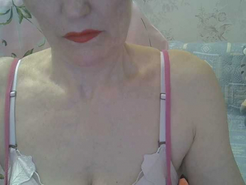 Red-Rose-777 webcam bongacams model stream image