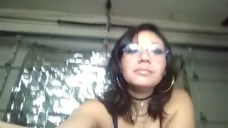 Rayvenveil webcam model stream image