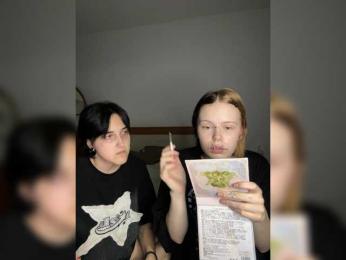 MiaAndAlicee webcam model stream image