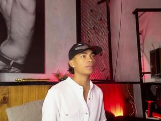 Alan Cutee webcam model stream image