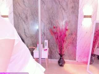 emma-collins-01 webcam model stream image