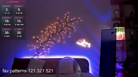 JuicyyPeach_ webcam model stream image