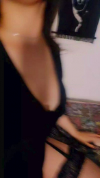 Roxannepiggy webcam model stream image
