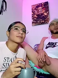 Leslly_ webcam model stream image