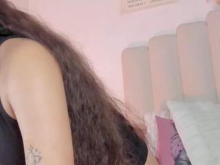 Pearl Moon webcam model stream image