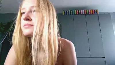 OletaGuderian webcam model stream image