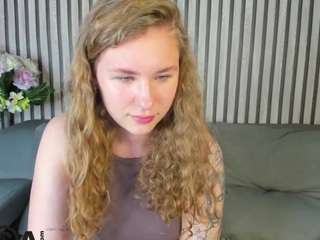 elsiee-cuttiess webcam model stream image