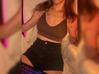 _LoLik_ webcam model stream image