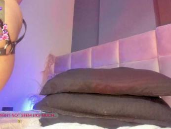 -Giia webcam bongacams model stream image
