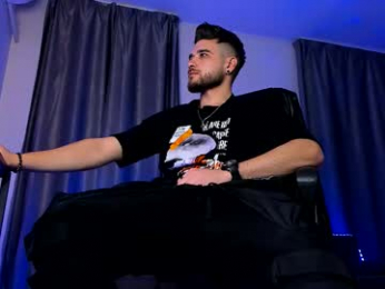 paris_lock webcam model stream image